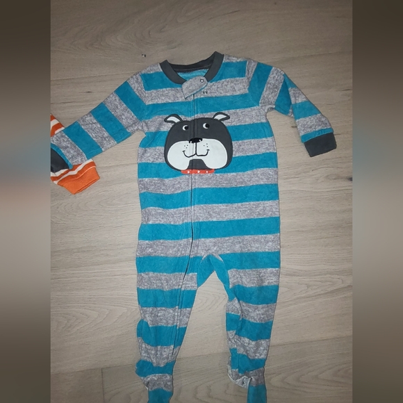 12 M Carter's onsies  bundle of 3 - Picture 2 of 4